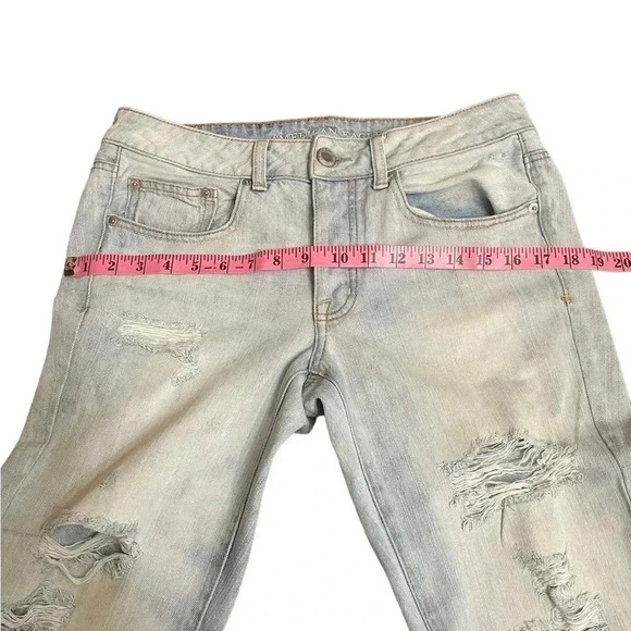 American Eagle Outfitters Women’s Boy Crop Light Washed Button Fly Jeans size 6 - Picture 11 of 13